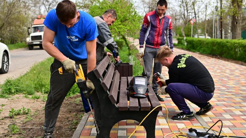 В Буденновске установили 47 экоскамеек и урн