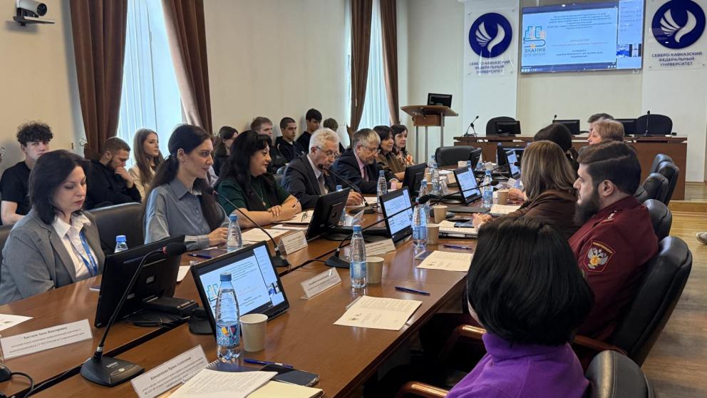 «Безопасные товары – уверенные потребители»: в Ставрополе прошел тематический круглый стол