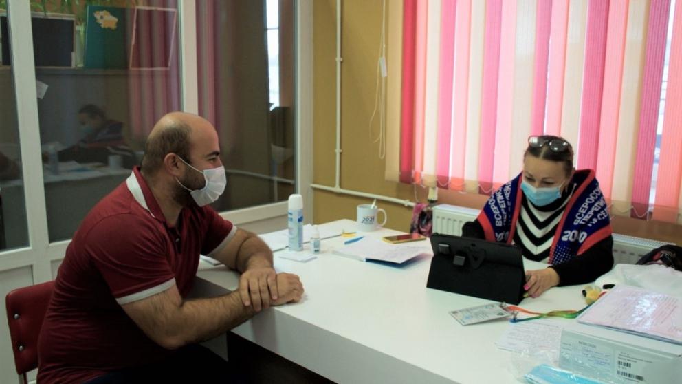 Волонтёры переписи работают в МФЦ Невинномысска