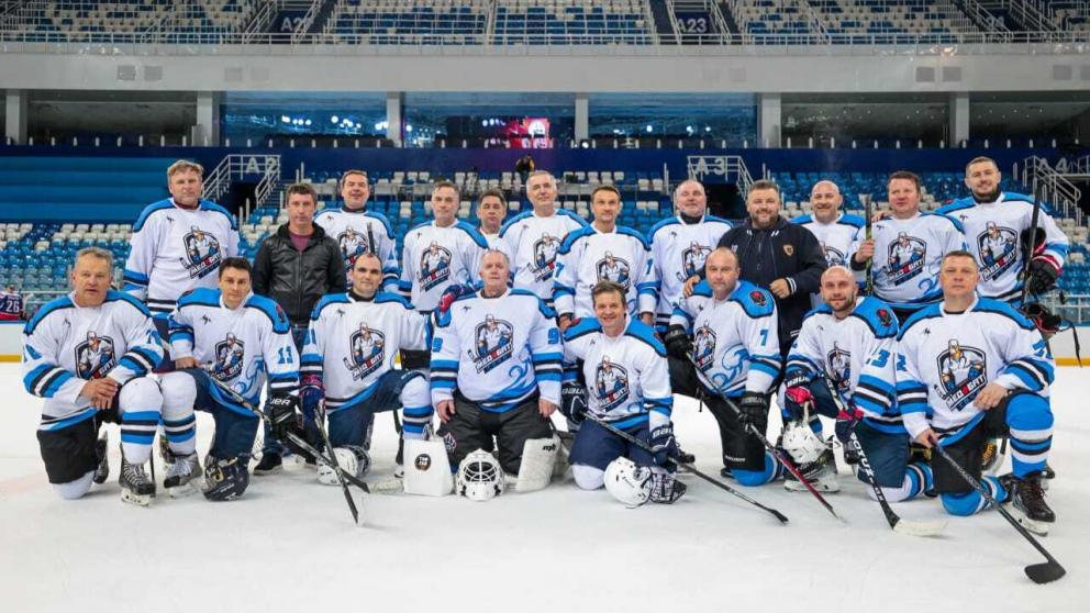 Врач из Железноводской горбольницы принял участие в хоккейном первенстве в честь 80-й годовщины Победы