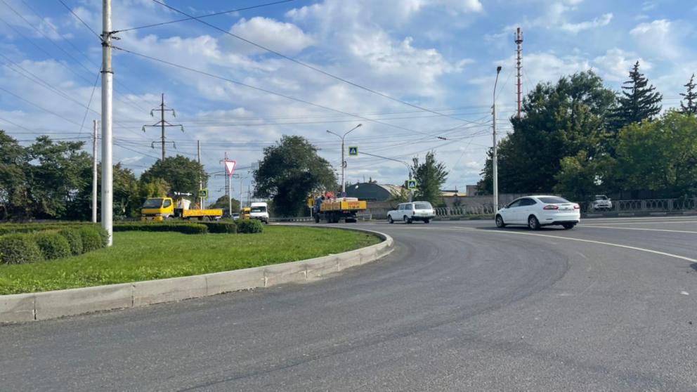 Около 15 километров дорог до конца сентября обновят в Ставрополе