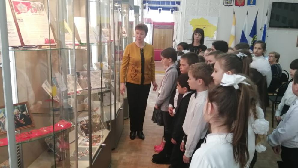 Фотовыставка о военнослужащих открылась в Новоселицком округе Ставрополья