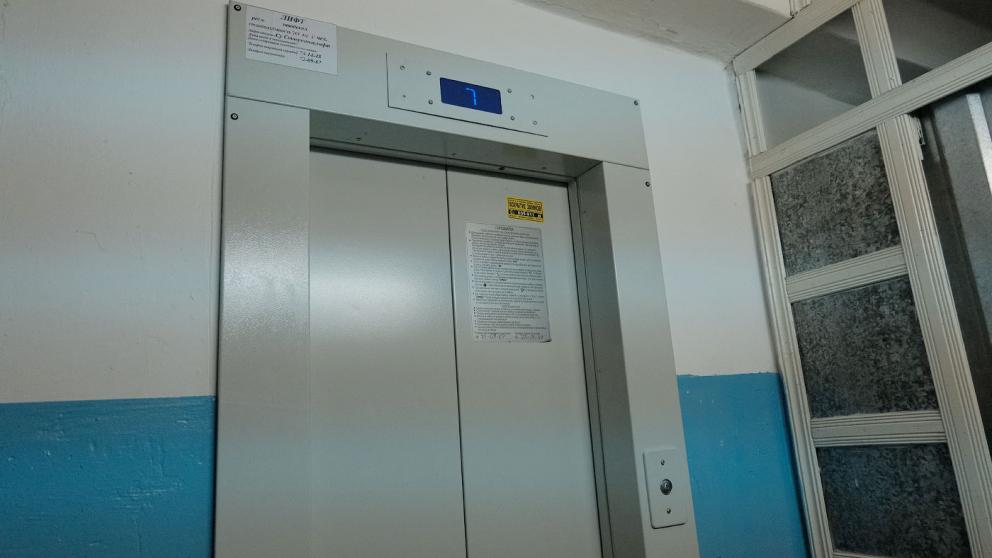 В двух многоэтажках Ставрополя по поручению губернатора переоборудовали лифты