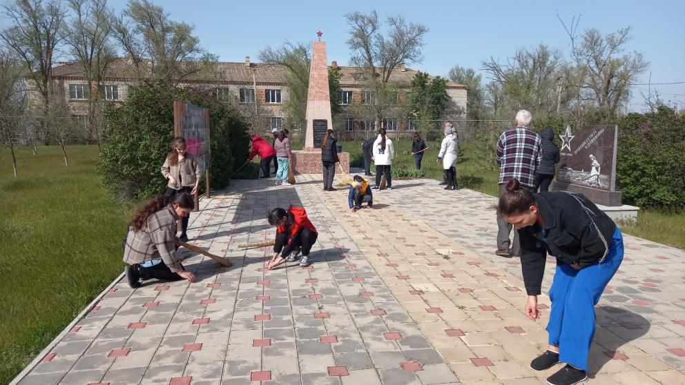 Активисты «Единой России» на Ставрополье отметили 1 Мая субботником