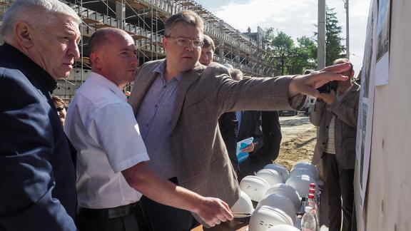 Как обстроят дела на ключевых стройках Ставрополя проверил губернатор В. Владимиров