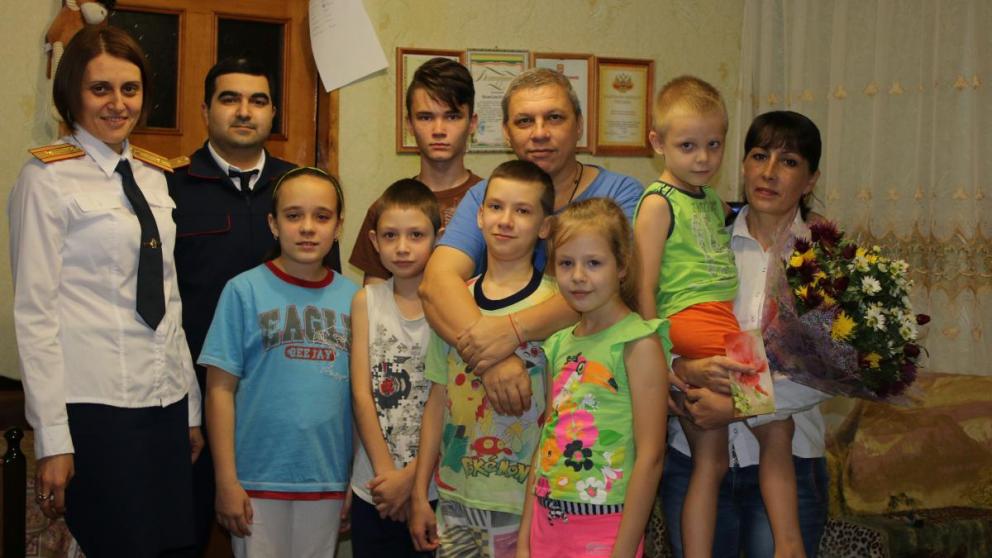 Ко Дню матери в следственном комитете Ставрополья организована акция «Всем мамам – поклон!»