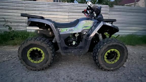 Несовершеннолетний водитель квадроцикла сбил пешехода в Грачёвском округе