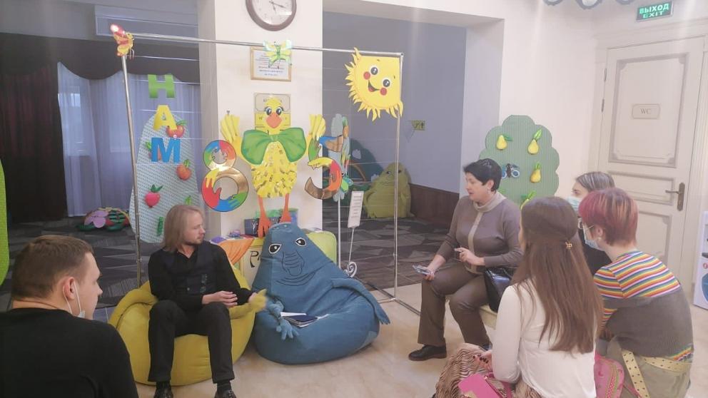 Будущие журналисты познакомились с жизнью Ставропольского краевого театра кукол