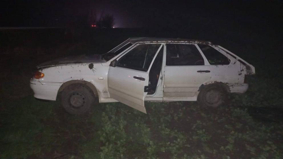 Два человека пострадали при съезде автомобиля с дороги на Ставрополье
