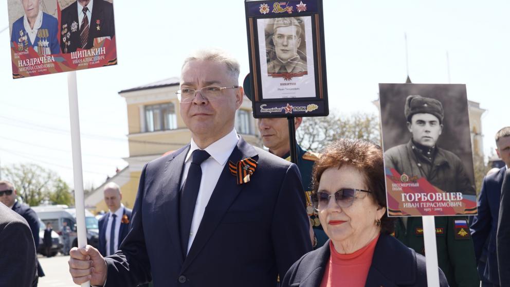 Губернатор Владимиров принял участие в шествии «Бессмертного полка» по Ставрополю