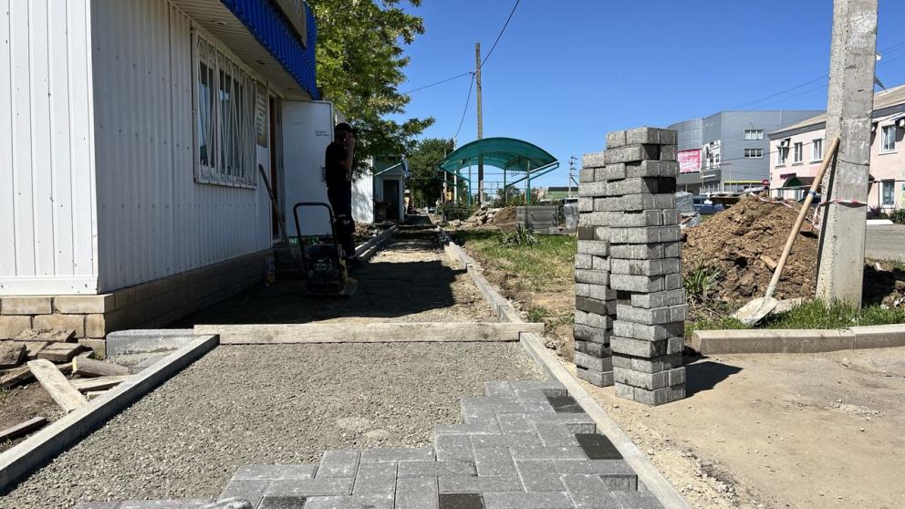 В селе Дивном на Ставрополье отремонтируют тротуар