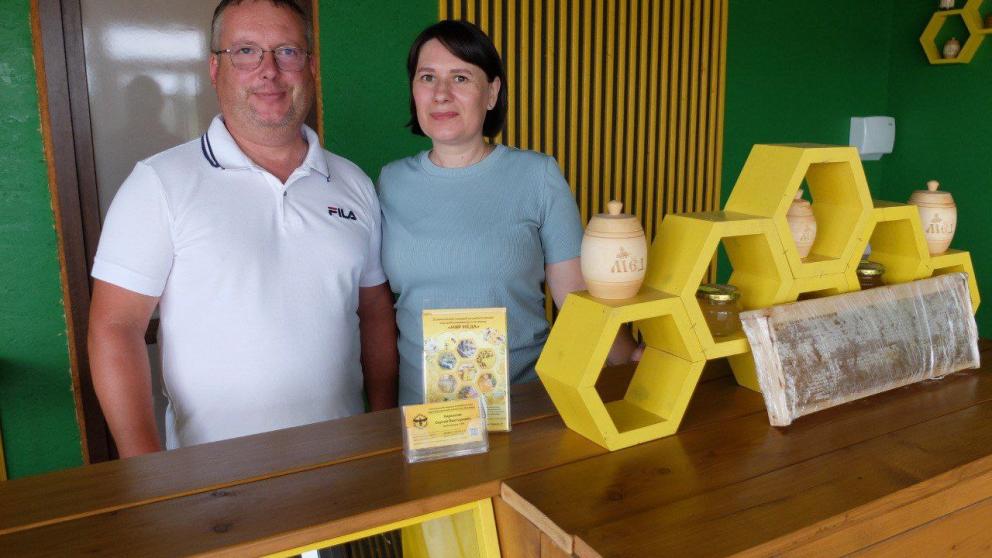 В Предгорном округе успешно развивает пчеловодство семейное предприятие