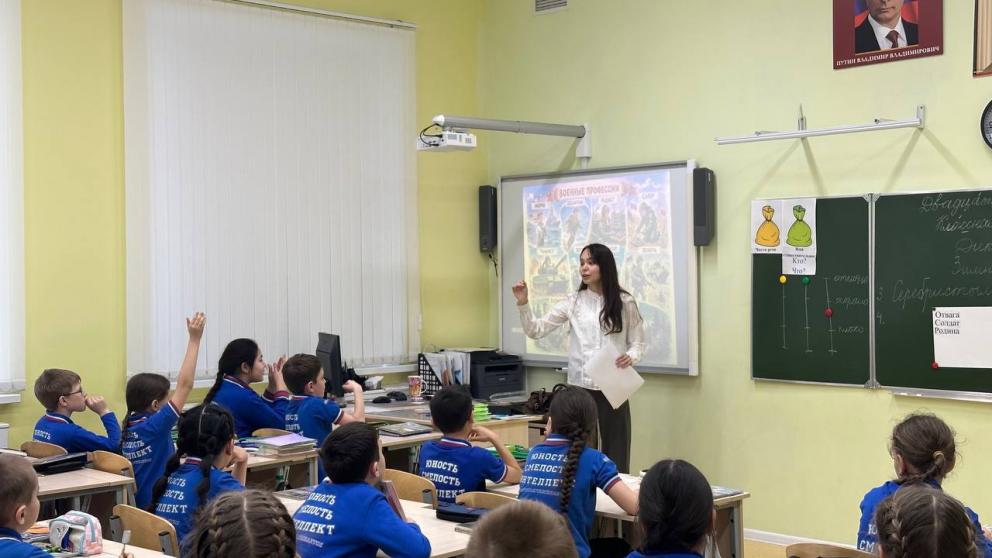 На Ставрополье продолжают приём заявок на участие в программе «Земский учитель»