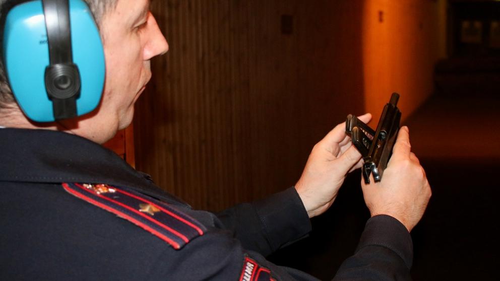 Сотрудники Росгвардии Ставропольского края соревновались в стрельбе из табельного оружия