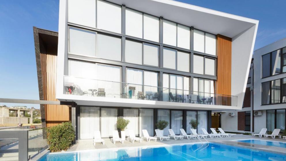 Уникальные апартаменты с тёплым бассейном в Сочи GP 2301