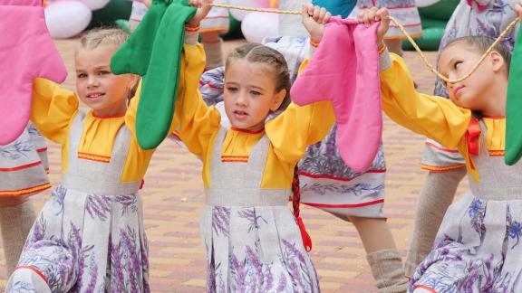 В Кочубеевском округе Ставрополья наградили талантливых детей