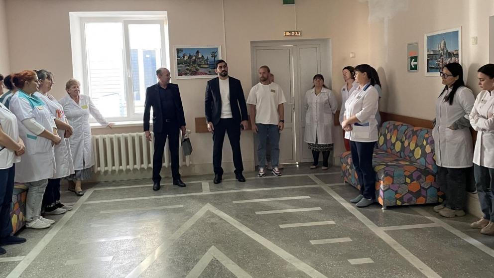 Активист «Единой России» оказал помощь поликлинике на Ставрополье