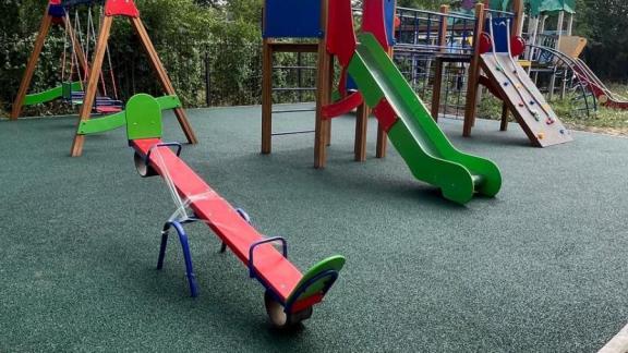 В Светлограде обустроили новую детскую площадку