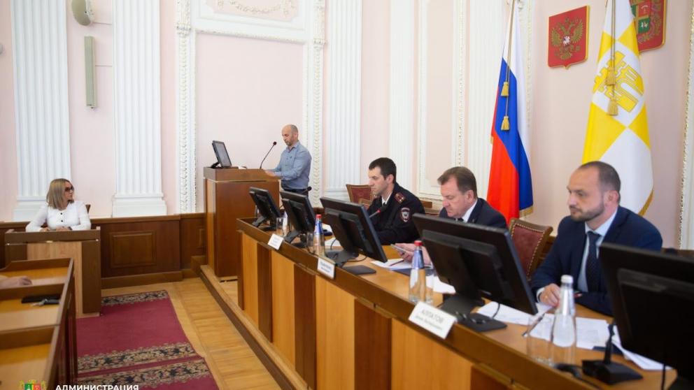 В Ставрополе обсудили работу с молодёжью в сфере межнациональных отношений и интернет-безопасности