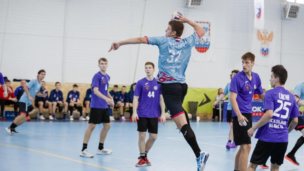 Юные «викторианцы» оформили победный дубль в Перми