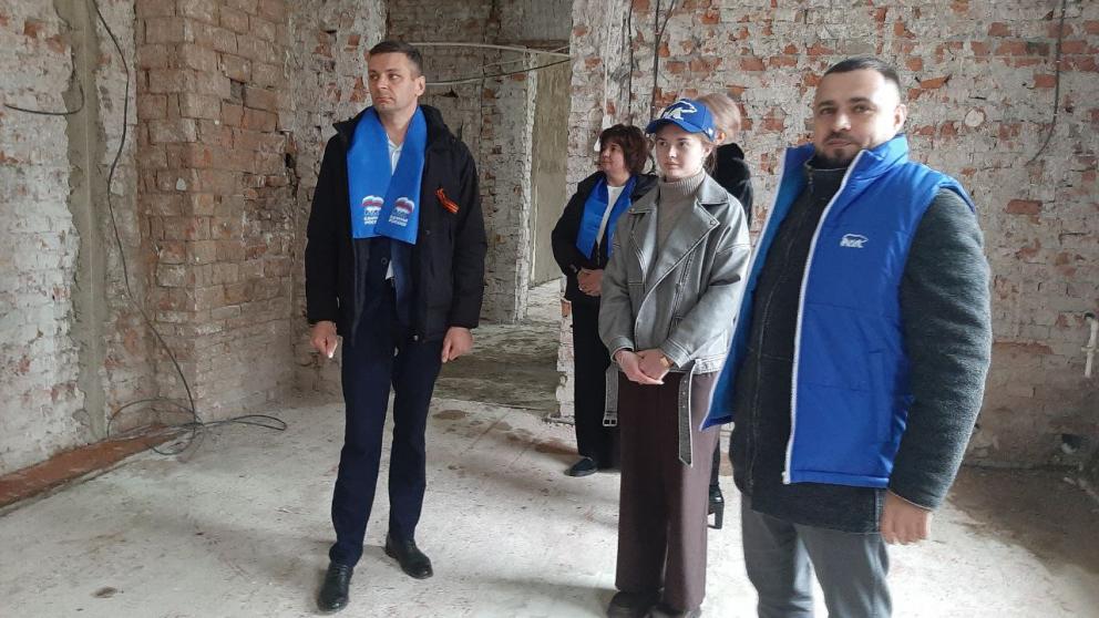 Партдесант ознакомился с капремонтом школы в селе на Ставрополье 