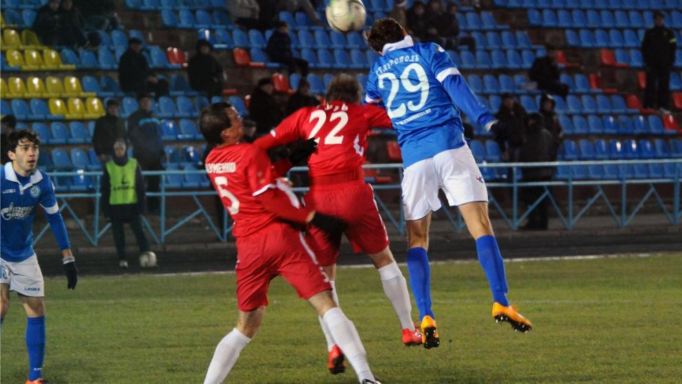 Ставропольские футболисты отпраздновали вторую викторию в первенстве России