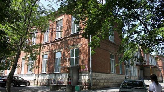 О проблемах краевой больницы говорили за круглым столом в Ставрополе