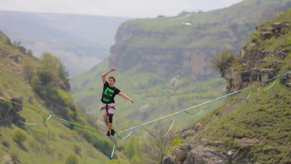 В Кисловодске прошел фестиваль хайлайна и скалолазания
