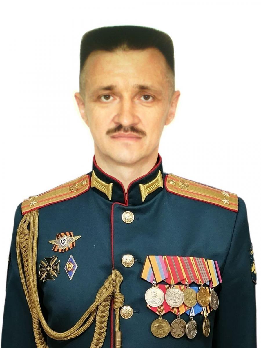 Путин присвоил новые звания генералам, которые командуют войсками в зоне СВО. Что о них известно