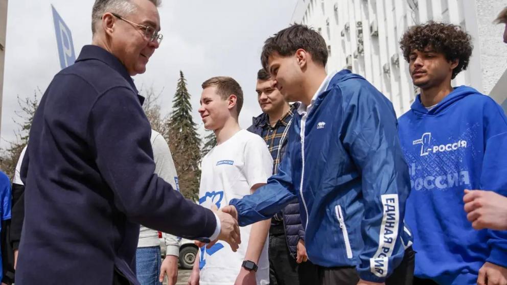 Губернатор Ставрополья принял участие в погрузке гумконвоя в Дагестан