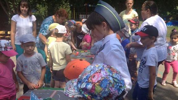 ЮИДовцы Невинномысска проводят занятия с воспитанниками детских садов