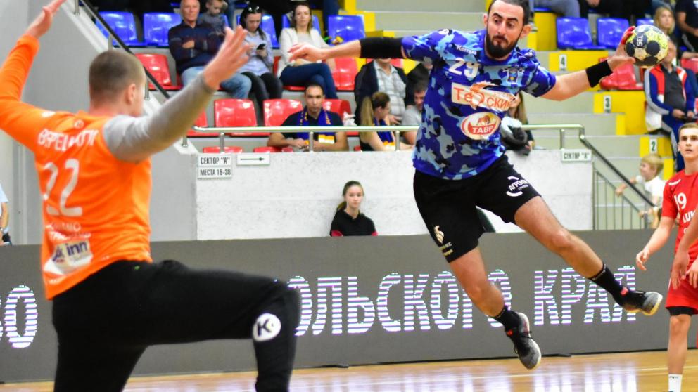 Ставропольские гандболисты продолжили победную серию