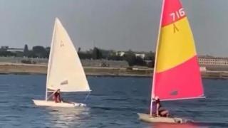 В Будённовске подростки осваивают основы парусного спорта
