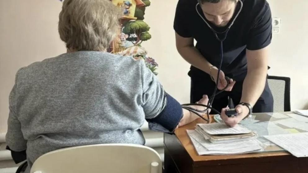 Мобильные медбригады помогают жителям отдалённых сёл Левокумского округа