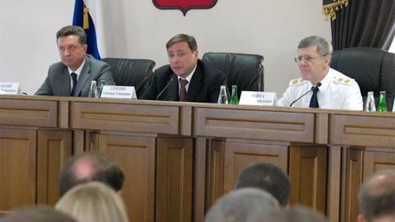 Генпрокурор РФ Юрий Чайка удовлетворен работой прокуратуры СКФО иЮФО