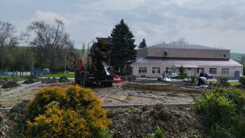 В станице Георгиевской строят детскую игровую площадку
