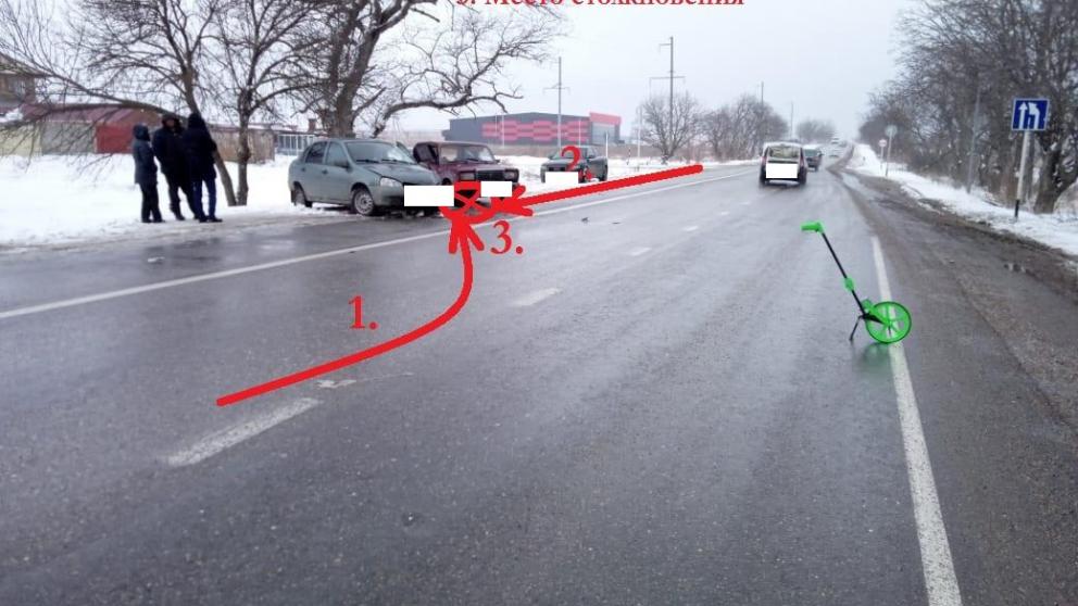 Два человека пострадали в аварии около Пятигорска