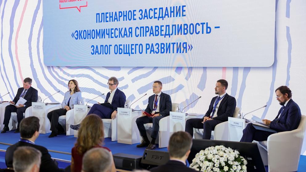 Вице-премьер правительства Ставрополья Лариса Калинченко приняла участие в обсуждении актуальных налоговых вопросов