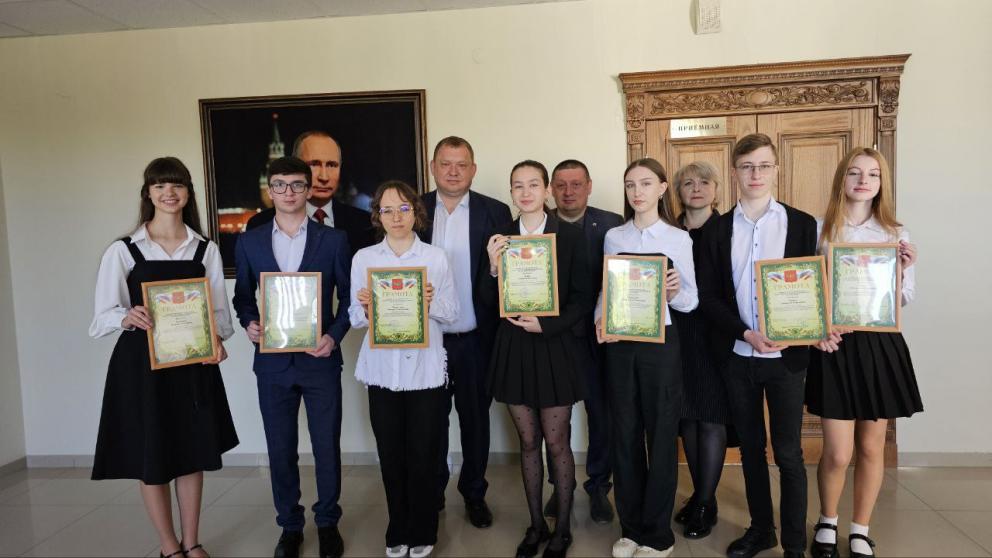 Одарённые школьники Предгорья получат премию от главы муниципалитета