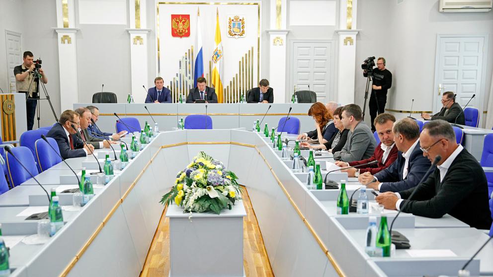Депутаты Ставрополья готовятся к отчету краевого правительства