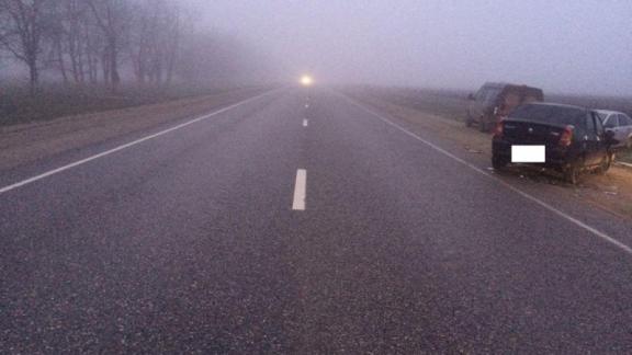 «Рено» протаранил стоящую на обочине «ГАЗель» на Ставрополье