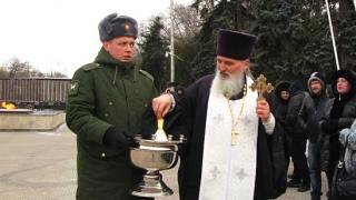 В Невинномысске священник благословил солдат, принявших присягу