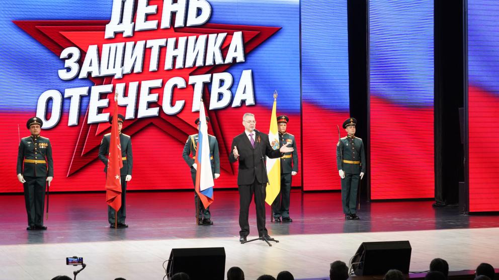 Губернатор Владимиров поздравил защитников Отечества