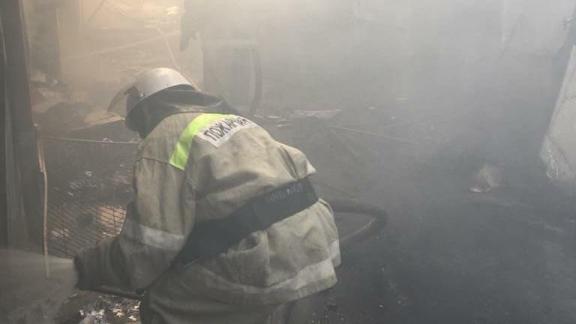 В Светлограде потушили огонь на городском рынке