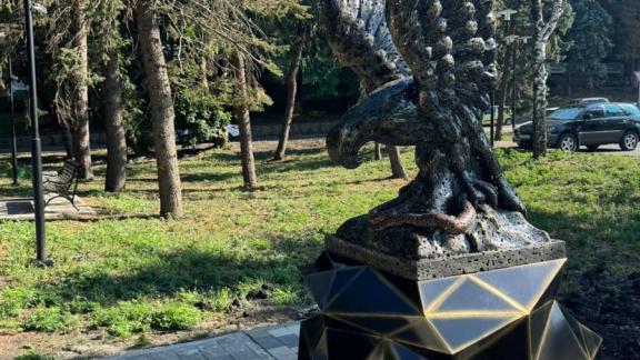 В Железноводске установили четвертую скульптуру орла