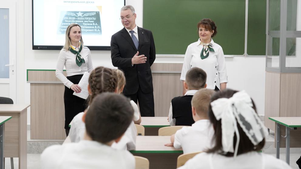 Губернатор Владимиров посетил с рабочей поездкой Петровский округ