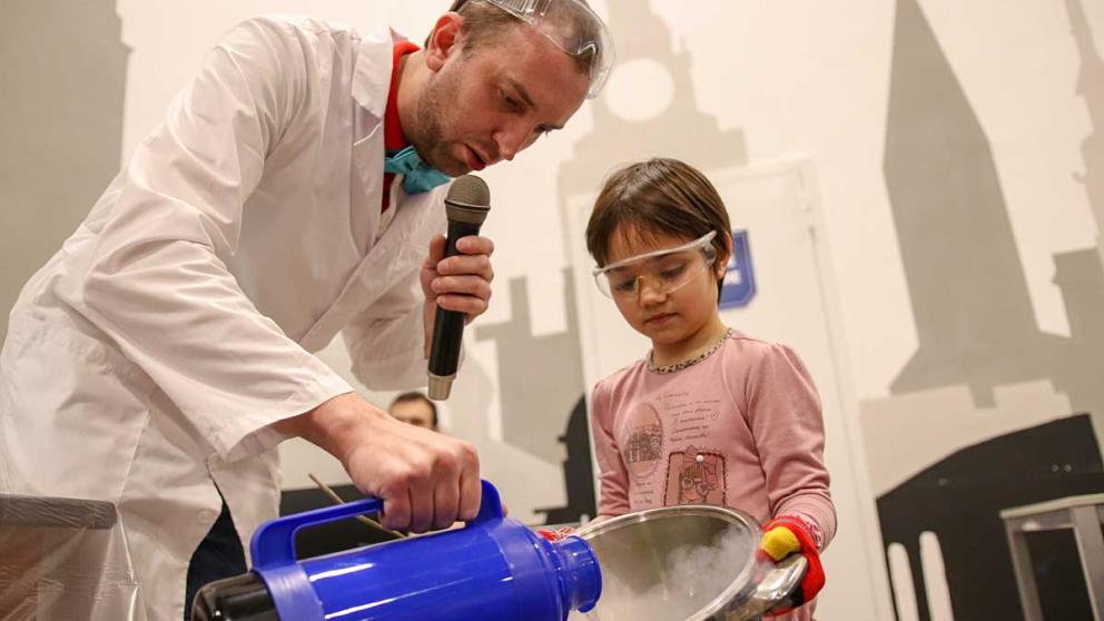 Научное шоу к 185-летию Д.Менделеева провели в Ставропольском музее «Россия – моя история»