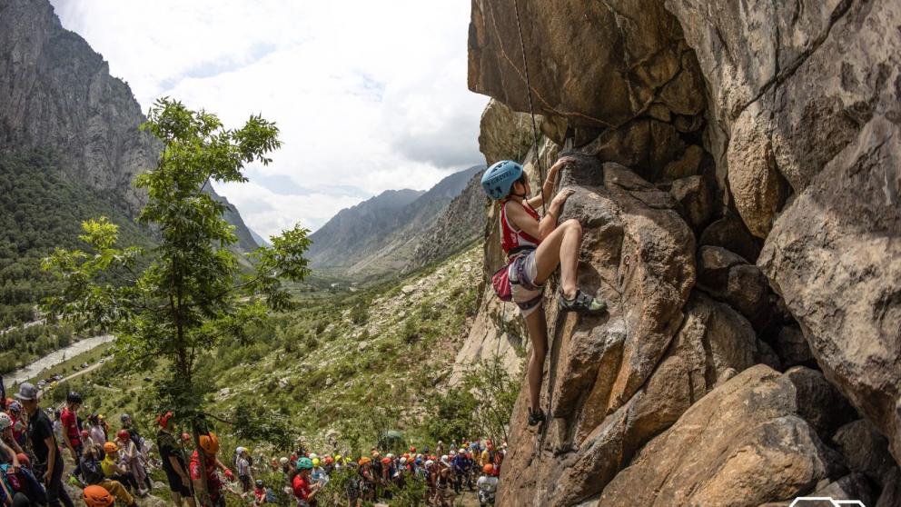 Кисловодчане стали призёрами всероссийских соревнований по скалолазанию