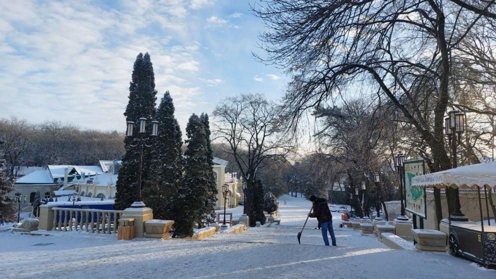 В Ессентуках уборку снега будут начинать до 8 утра