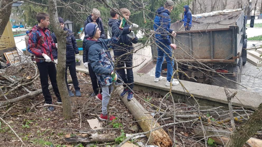 В Железноводске волонтёры провели «культурный» субботник